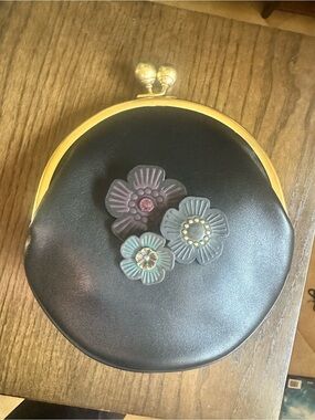 Coach Kisslock Pouch 20 with tea roses